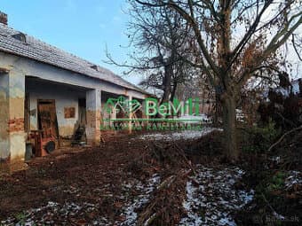 Veľký stavebný pozemok 1985 M2  - Močenok (001-14-JANSa)