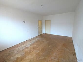 Veľký 4 izbový byt, Sídl.II, Čulena, OV, 2 x Lo, 2.p., 90m2