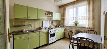 Na predaj 3 izbový byt v Hlohovci - 62m2