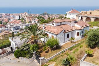 Vila s panoramatickým výhľadom na more a mesto Scalea