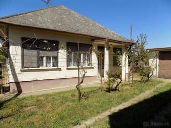 Na predaj tehlový dom v Strekove pri žel.stanici.