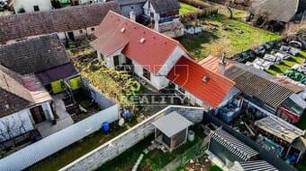 Dom v Maduniciach s veľkým pozemkom a rekonštrukciou –...