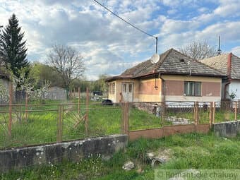 Dom s veľkou záhradou v malej dedinke Rašice