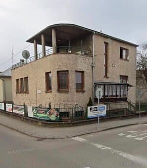 4-izbový dom v centre Bytče s veľkou strešnou terasou (Vhodn
