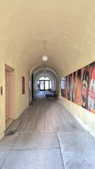 Exkluzívne na predaj rozsiahly dom na Hlavnej ul. v Prešove.