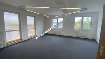 Kancelársky priestor 200 m2, balkón, parkovacie miesta