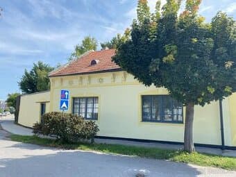 Pozemok so starším domom v centre Šamorína – Kováčska ulica