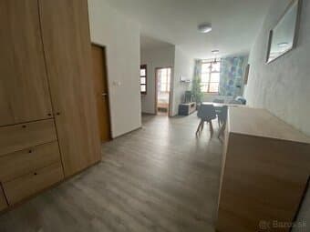 Prenajmem malý zariadený dvojizbový byt