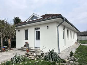☎️0917656551 📞Pekný, komfortný 3-izbový rodinný dom na preda
