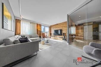Priestranný 5-izbový byt (192 m²) v top lokalite Starého Mes