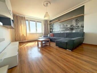Mimoriadne priestranný 3-izbový byt s výmerou 80 m²