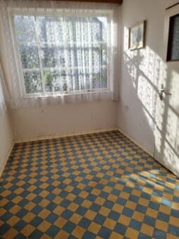 Rodiny dom  s dvoma stavebnymi parcelami s rozhlohou 2025 m²
