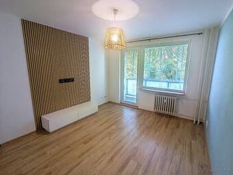 Bývanie pri jazere, 3 izbový byt, Baltická, 2.p., Lodžia, OV