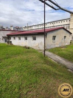 Priemyselná budova  v areáli ZSNP Žiari nad Hronom - Horné O