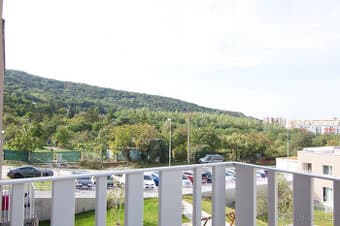 Ponúkam na prenájom čiastočne zariadený 2 izbový byt - DNV