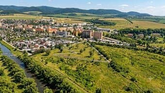 INVESTIČNÝ POZEMOK NA IBV NA PREDAJ – SABINOV (8 679 m²)