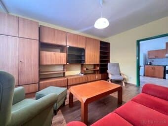 Priestranný 2-izbový byt s loggiou — Považská ulica, Košice