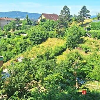 Stavebný pozemok s výhľadom na Dunaj, Karpaty a Rakúsko – Kr