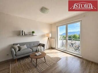 Bright 2-room Apartment with  Balcony | Walking Distance to