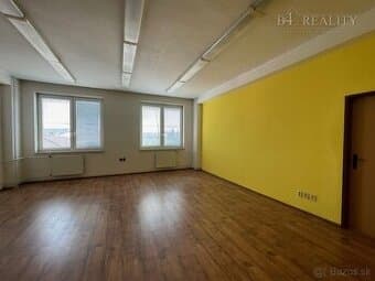Kancelária na prenájom, 37 m2, Brnianska ul., Trenčín / Zámo