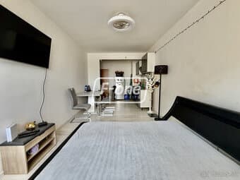 Zariadená dvojgarsónka (42,5 m²) vo Vrakuni – BEZ TIARCH