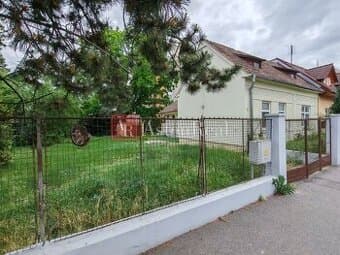 IBA U NÁS RD v centre mesta, garáž, záhrada, 745m2 pozemok,