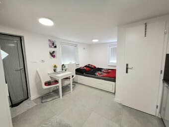 Na prenájom chatka, 20m2, kompletná rekonštrukcia, zariadená