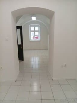 Na prenájom obchodný priestor 50 m2 centrum Banská Bystrica