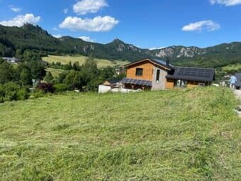 Stavebný pozemok 1 087 m² – Súľov-Hradná