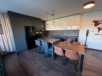 Prenájom nadštandardný 3 izbový byt  87m2 v RUŽINOVE,