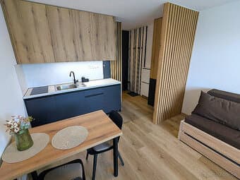 Moderný, rekonštruovaný  1 izbový byt v blízkosti Centra