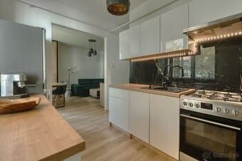 PREDAJ | 2-izbový byt 51 m² + 2 pivnice, Kežmarok