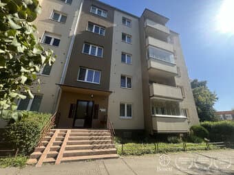 LOYALTERS | 2 izbový zrekonštruovaný  byt v Žiari nad Hronom