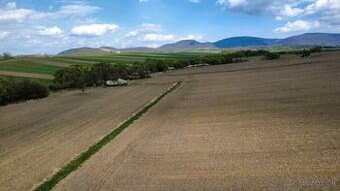 PREDAJ - Investičný pozemok o rozlohe 3909m2 - ĽUBOTICE