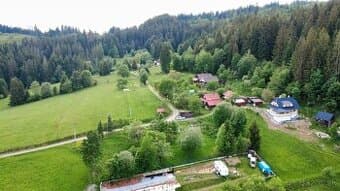 STAŠKOV- Stavebný pozemok 1 853 m² so súpisným číslom, elekt
