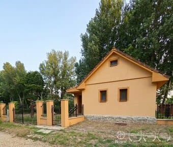 BOSEN | Kompletne zrekonštruovaná rekreačná chata pri Vodnom