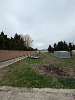 NA PREDAJ - stavebný pozemok, v pokojnej časti – v Zálesí