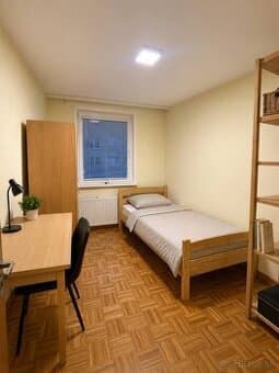Izba pre chlapa na jul