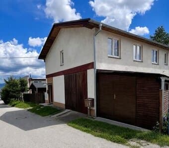 Na predaj priestranný 7 izbový rodinný dom na Bystričke