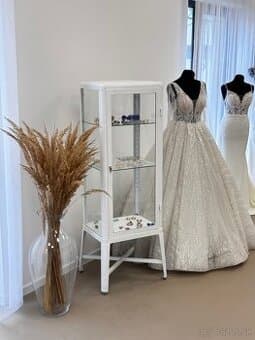 💍 Na odstúpenie zabehnutý svadobný salón – In Studio
