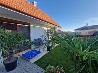 NA PREDAJ ŠTÝLOVÁ NOVOSTAVBA PRI ZELENEJ VODE – MOST PRI BA