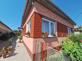 PREDAJ – Rodinný dom s veľkým pozemkom /2415m2/ – DRAHŇOV