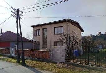 DIVÍN - 5-i RD s výhľadom na hrad a veľkým pozemkom