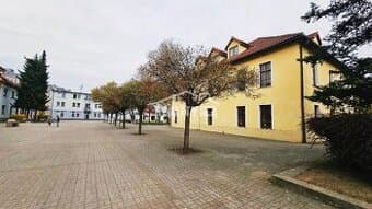 Kysucké Nové Mesto – kancelárske /obchodné priestory v centr