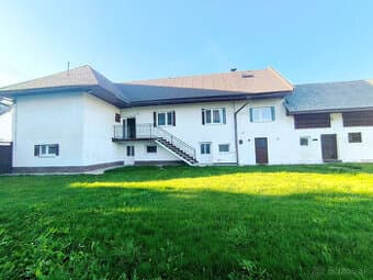 DVOJGENERAČNÝ DOM S DVOMI BYTOVÝMI JEDNOTKAMI A ODDELENÝMI V