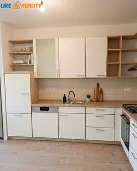 3 Beds 1 Bath Apartment/condo