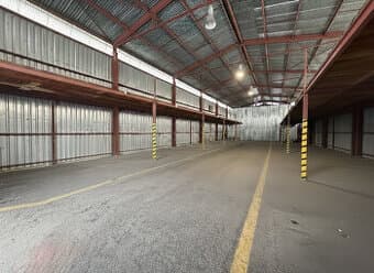 Na prenájom skladová hala s veľkorysým pozemkom v centre Žil