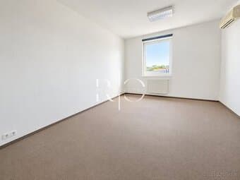 Prenájom klimatizovanej kancelárie 16 m² – budova Raster, ZV