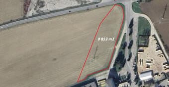 Stavebný pozemok o výmere 8 853 m2 - priemyselná zóna - Tren