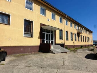 Administratívna budova so sklad. priestormi 1200 m2 - Tr. Bo